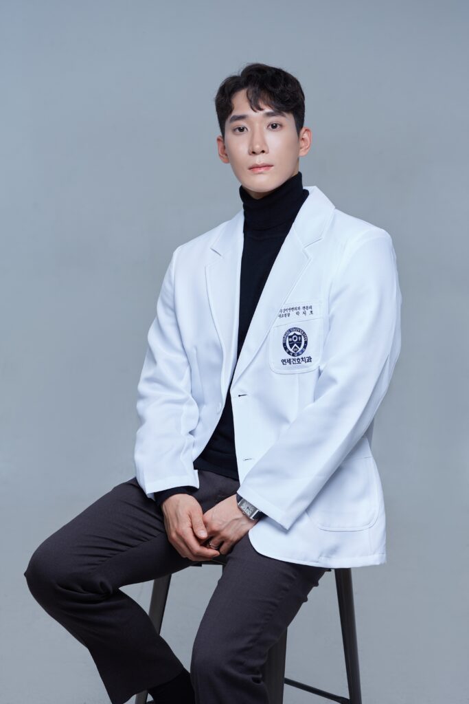 パク・ジホ 院長 - 口腔外科 | Yonsei Gunho Dental Clinic